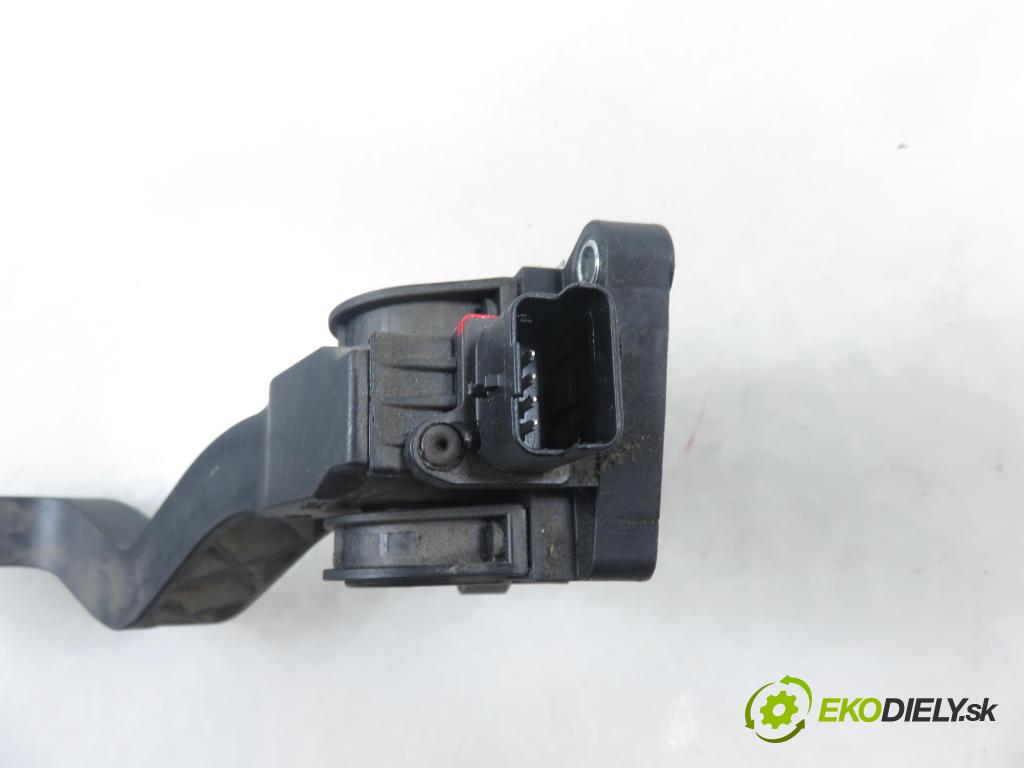 PEUGEOT 307 Break (3E) KOMBI 2002 79,00 2.0 HDI 110 - RHS (DW10ATED) 1997,00 Potenciometer plynu 0280752251 ; 9646702180 (Potenciometer plynového pedálu)