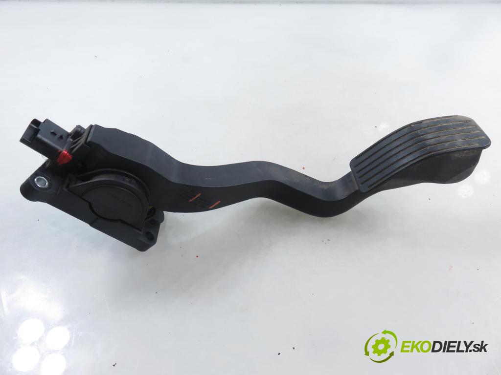 PEUGEOT 307 Break (3E) KOMBI 2002 79,00 2.0 HDI 110 - RHS (DW10ATED) 1997,00 Potenciometer plynu 0280752251 ; 9646702180 (Potenciometer plynového pedálu)