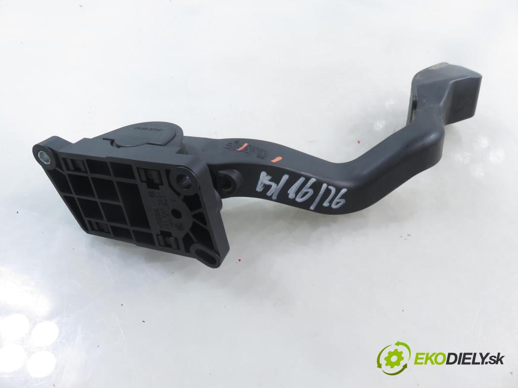 PEUGEOT 307 Break (3E) KOMBI 2002 79,00 2.0 HDI 110 - RHS (DW10ATED) 1997,00 Potenciometer plynu 0280752251 ; 9646702180 (Potenciometer plynového pedálu)