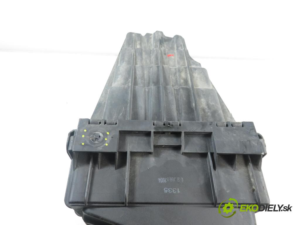 VW TRANSPORTER V Skrzynia (7HA, 7HH, 7EA, 7EH) FURGON 2005 77,00 1.9 TDI PD 105 - AXB 1896,00 Obal filtra vzduchu 7H0129601C (Obal vzduchového filtra)