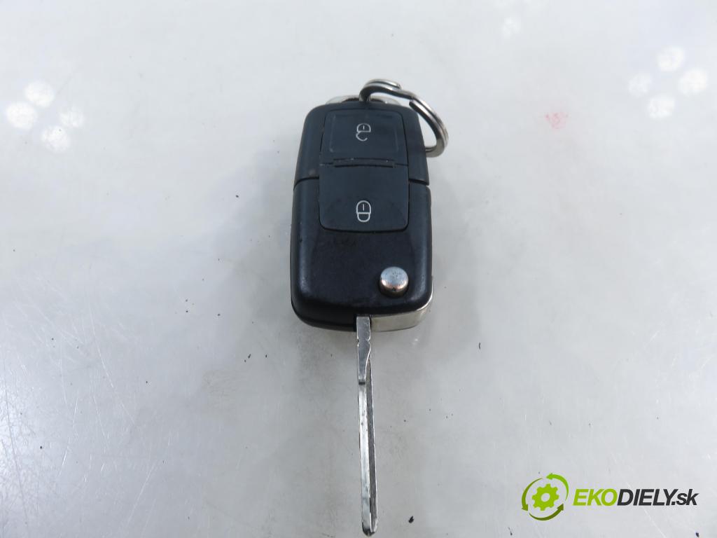 VW GOLF IV (1J1) HB 2002 81,00 1.6 FSI - BAD 1598,00 spinačka / zámky 4B0905851C