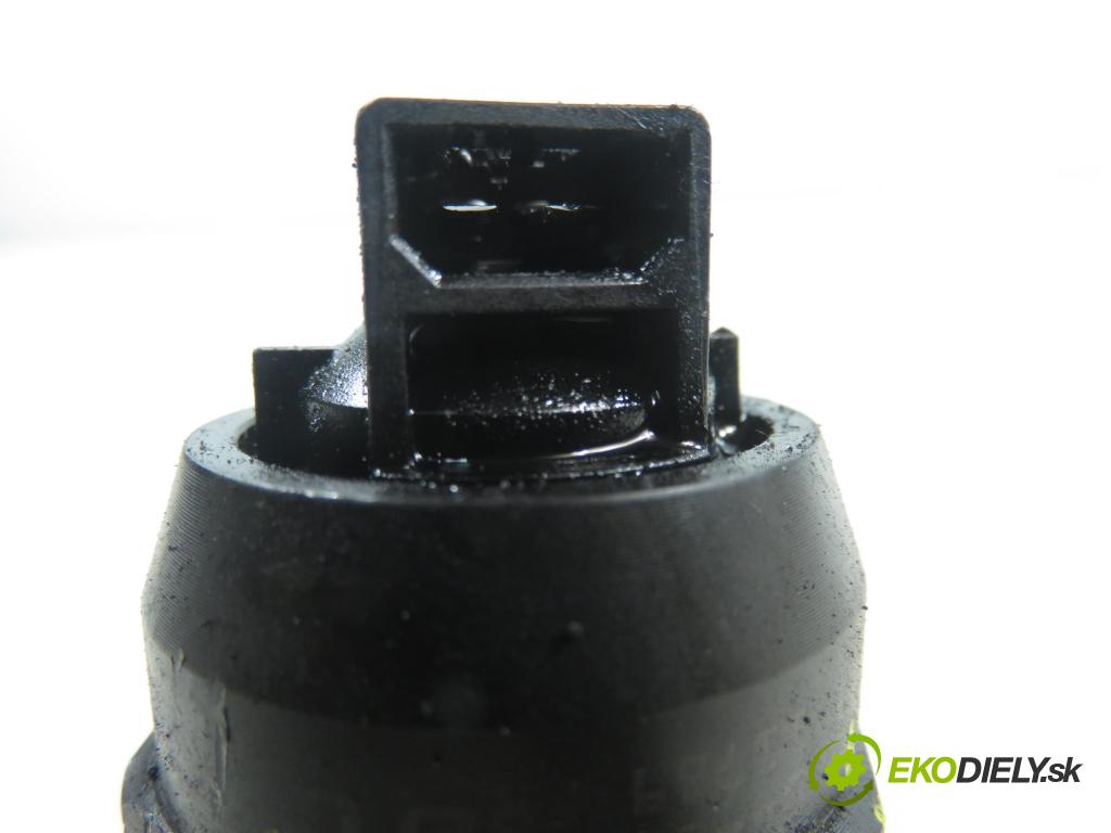 VW POLO (9N_) HB 2004 55,00 1.4 TDI PD 75 - AMF 1422,00 Vstrekovač 045130073T ; 0414720035 (Vstrekovač paliva)