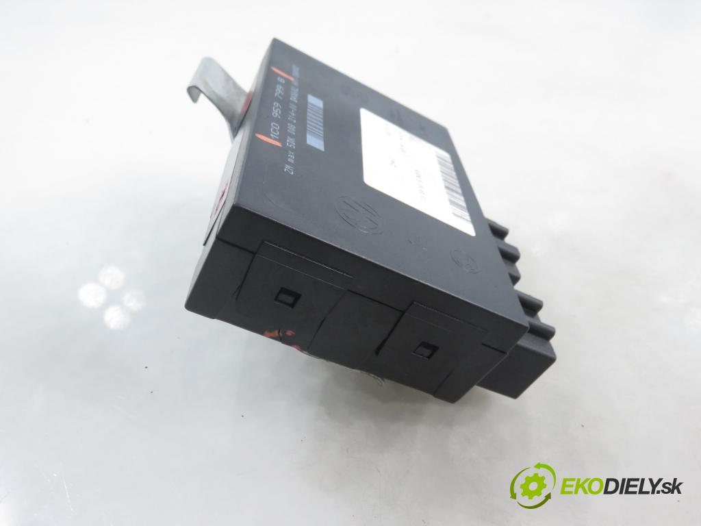 VW GOLF IV (1J1) HB 2002 81,00 1.6 FSI - BAD 1598,00 MODUL komfortu 1C0959799B