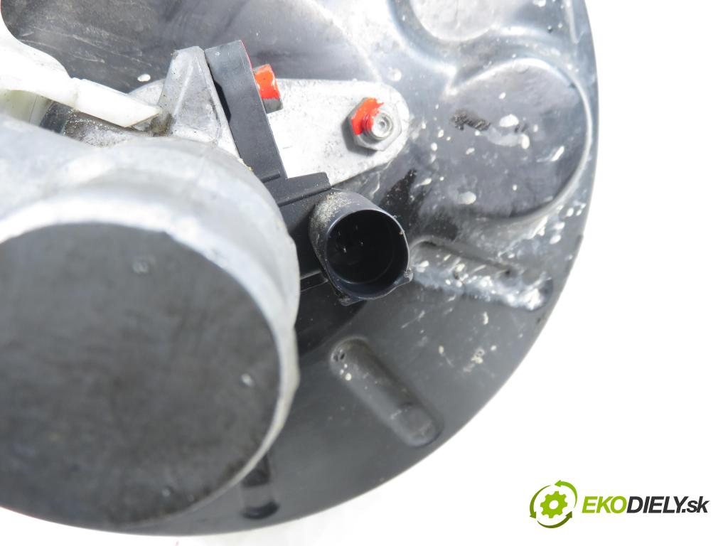 VW TIGUAN (5N_) SUV 2014 130,00 2.0 TDI 4motion - CFGC 1968,00 posilovač 3C1614105AP (Servočerpadlo)