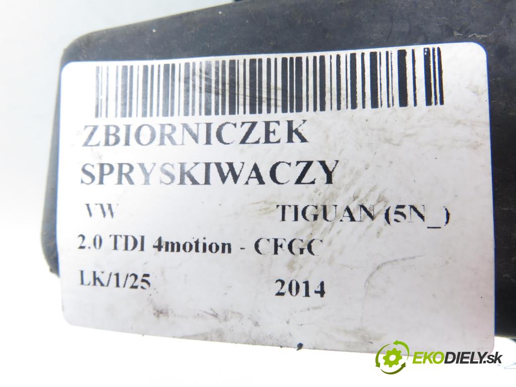VW TIGUAN (5N_) SUV 2014 130,00 2.0 TDI 4motion - CFGC 1968,00 Nádržka ostrekovačov 5N0955453A ; 5N0955453F (Kľučka dverí ostatné)