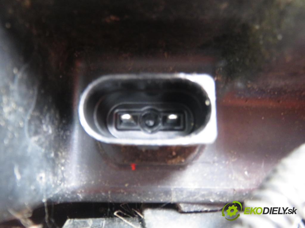 VW TIGUAN (5N_) SUV 2014 130,00 2.0 TDI 4motion - CFGC 1968,00 Nádržka ostrekovačov 5N0955453A ; 5N0955453F (Kľučka dverí ostatné)