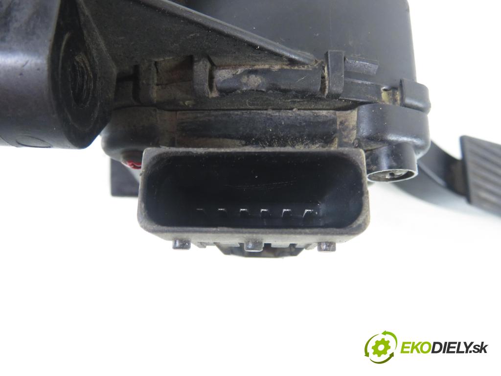 OPEL ASTRA H GTC (L08) HB 2006 74,00 1.7 CDTi - Z 17 DTH 1686,00 Potenciometer plynu 9157998BK ; 6PV00811200 (Potenciometer plynového pedálu)