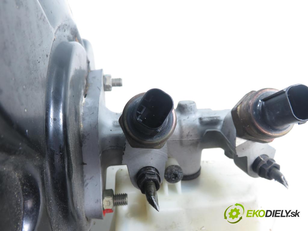 BMW 3 Compact (E46) HB 2002 85,00 1.8 316 ti 115 - N42 B18 A 1796,00 posilovač 6755278 (Servočerpadlo)