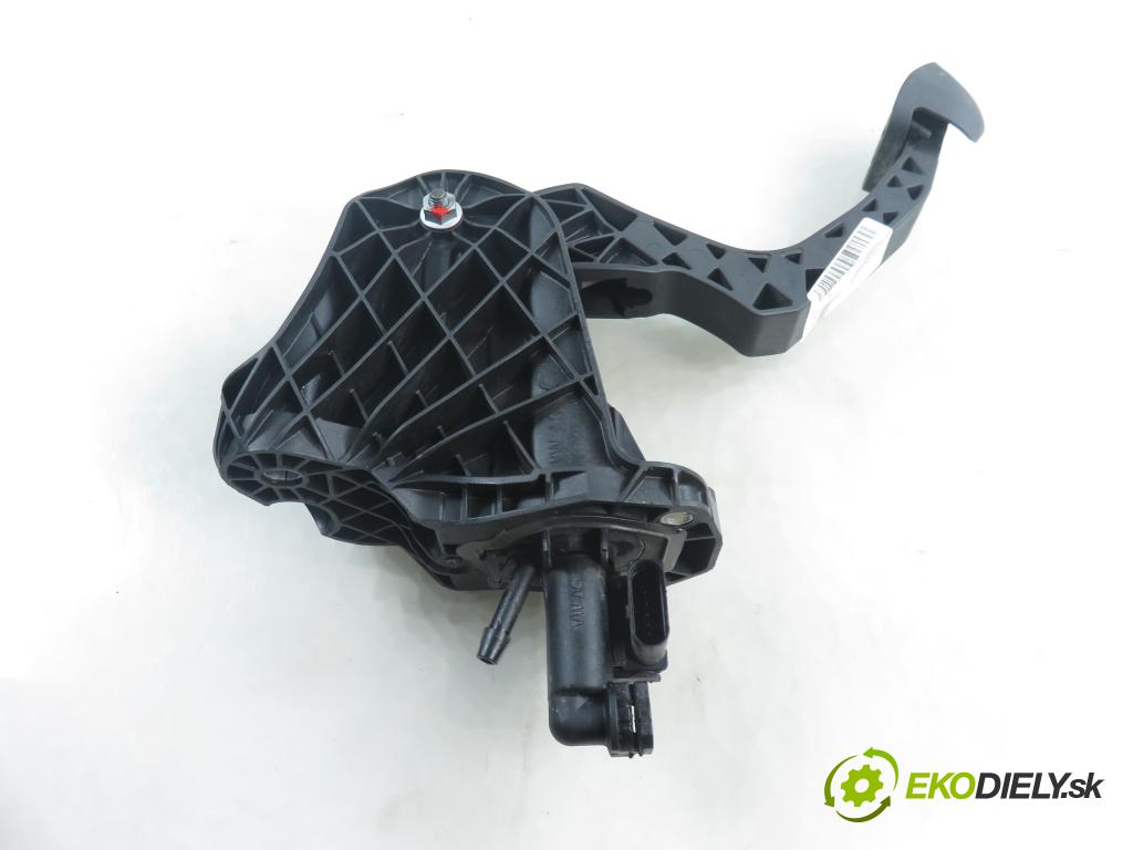 VW TIGUAN (5N_) SUV 2014 130,00 2.0 TDI 4motion - CFGC 1968,00 PEDAL spojky 3C1721059BF ; 3C0721388J ; 3C0927810C