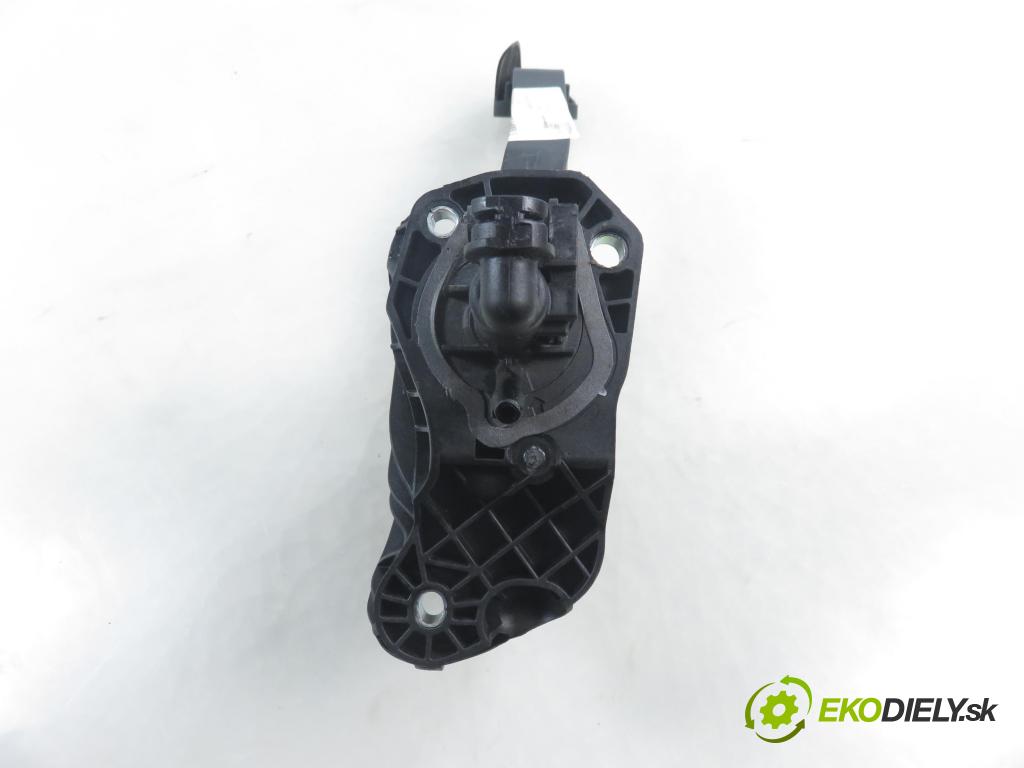 VW TIGUAN (5N_) SUV 2014 130,00 2.0 TDI 4motion - CFGC 1968,00 PEDAL spojky 3C1721059BF ; 3C0721388J ; 3C0927810C