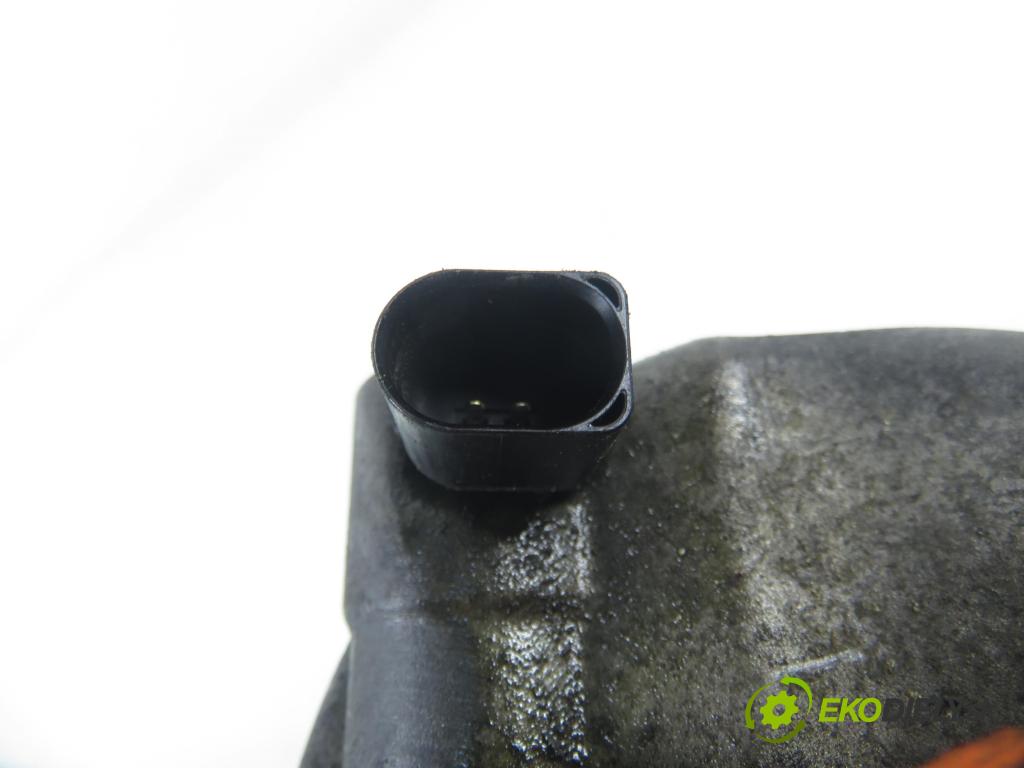 VW TOURAN (1T3) MINIVAN 2012 103,00 2.0 TDI - CFHC 1968,00 KOMPRESOR: klimatizace 1K0820808D (Kompresor klimatizace)