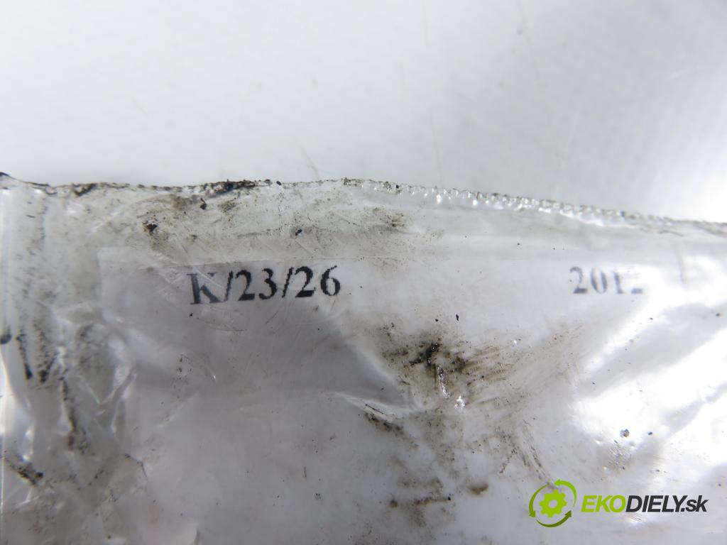 VW TOURAN (1T3) MINIVAN 2012 103,00 2.0 TDI - CFHC 1968,00 Obal filtra paliva 3C0127400D (Obal palivového filtra)