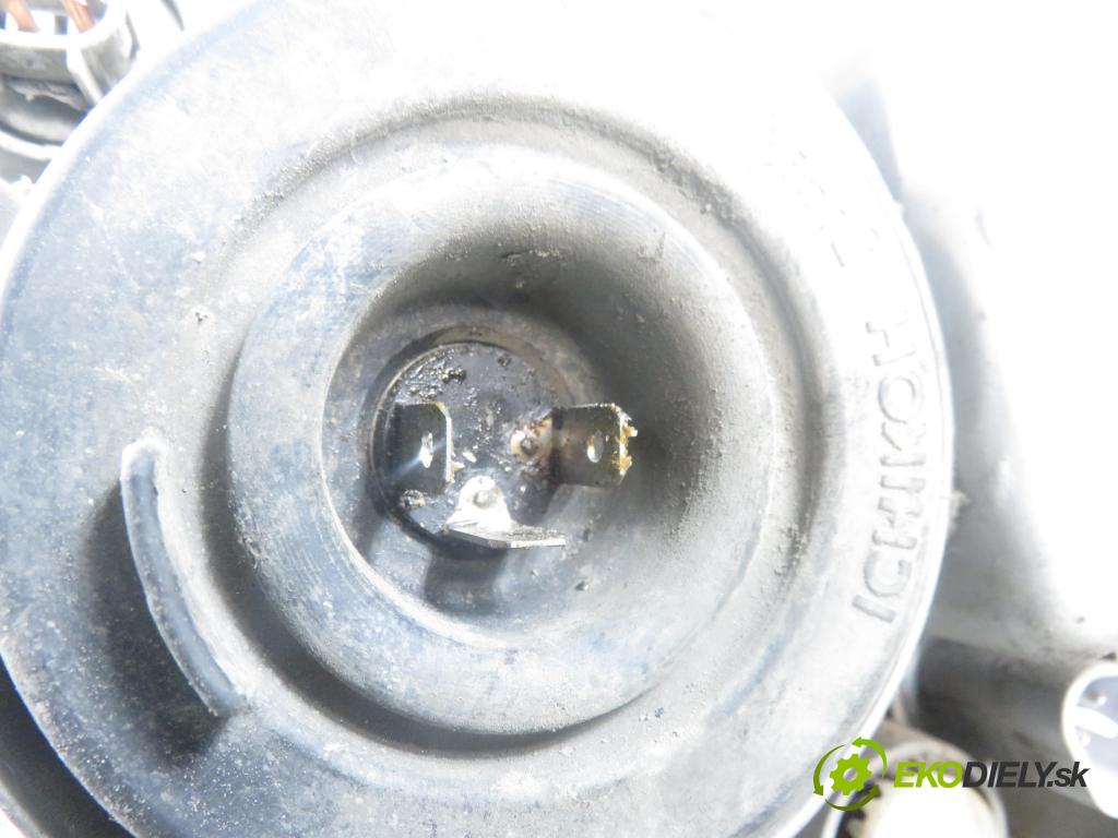 TOYOTA YARIS (_P1_) HB 2001 63,00 1.3 VVTi 86 - 2NZ-FE 1299,00 světlo LP