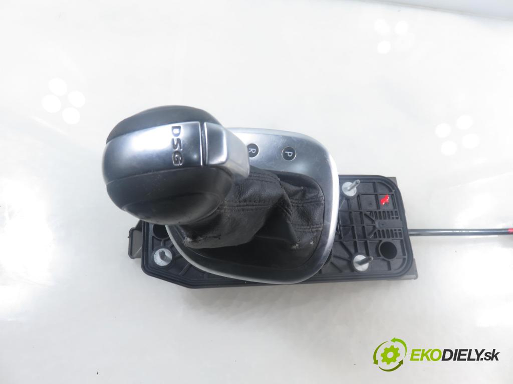 VW TOURAN (1T3) MINIVAN 2012 103,00 2.0 TDI - CFHC 1968,00 ZVEDÁK: 1T1713025AK