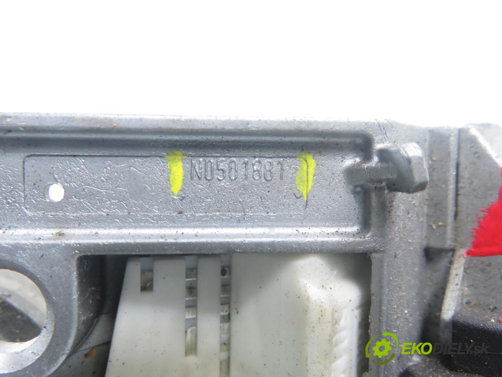 OPEL ASTRA H GTC (L08) HB 2006 74,00 1.7 CDTi - Z 17 DTH 1686,00 spinačka N0501882 ; N0501881 ; 2421430 (Spínacia skrinka)