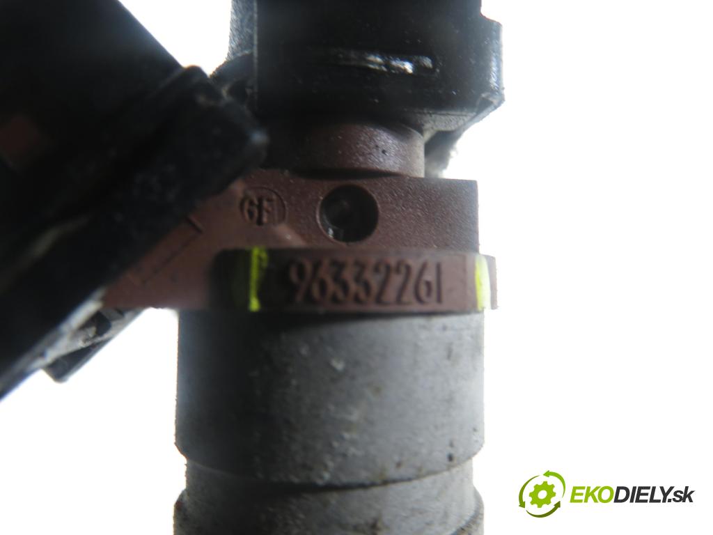 CHEVROLET LACETTI (J200) SEDAN 2008 70,00 1.4 16V - F14D3 1399,00 lišta vstřikovací 96332261 (Vstřikovací lišta)