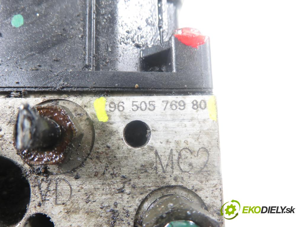 PEUGEOT 307 Break (3E) KOMBI 2002 79,00 2.0 HDI 110 - RHS (DW10ATED) 1997,00 Pumpa ABS 0265950084 ; 0265225188 ; 9650576980 (Pumpa ABS)