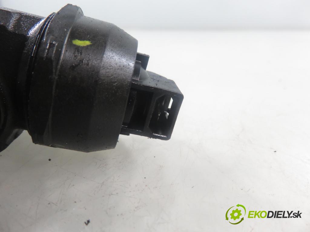 SEAT IBIZA III (6L1) HB 2003 55,00 1.4 TDI 75 - AMF 1422,00 Vstrekovač 045130073T ; 0414720035 (Vstrekovač paliva)