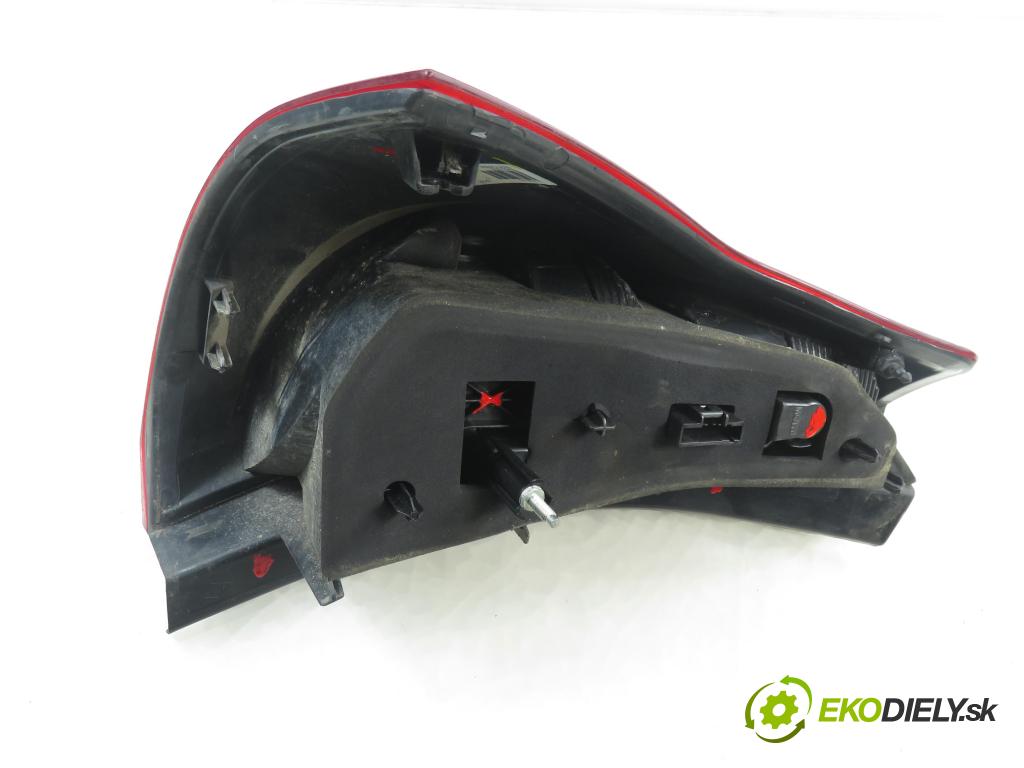 DACIA SANDERO HB 2011 64,00 1.6 - K7M 710 1598,00 Svetlo pravé zadné 8200734824