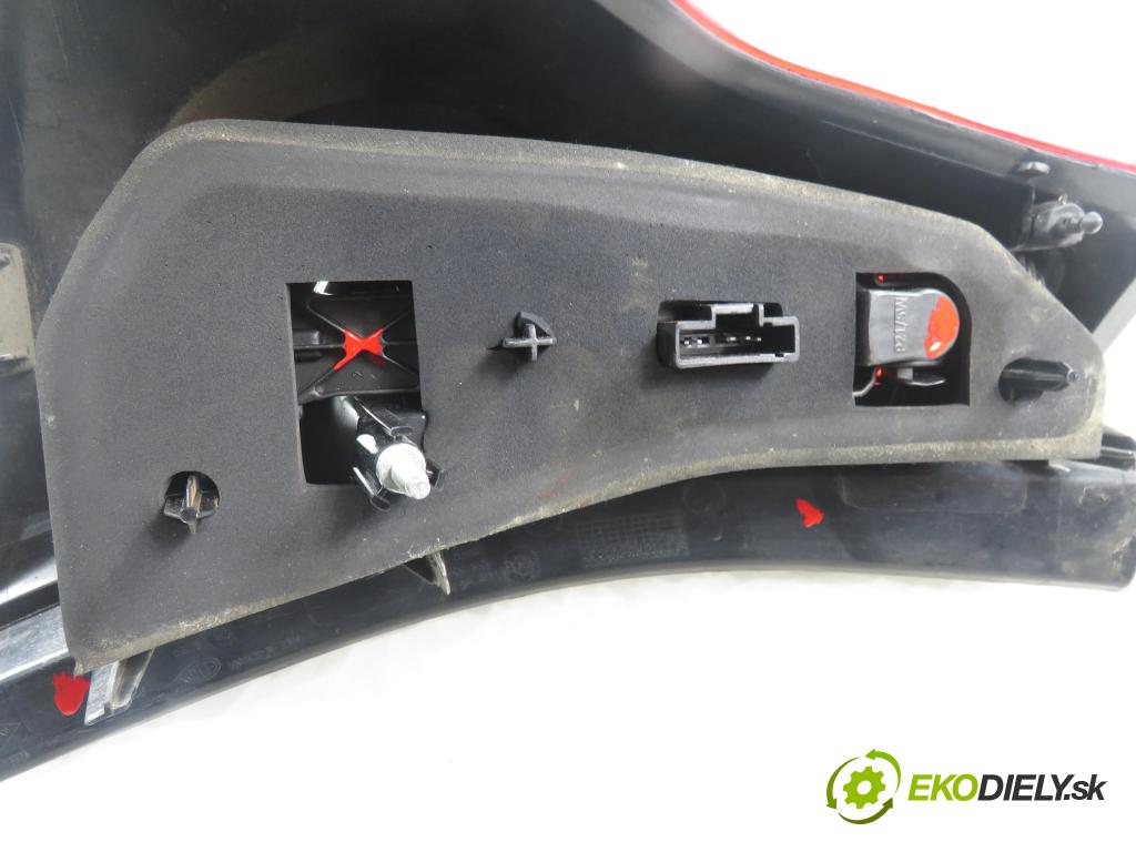 DACIA SANDERO HB 2011 64,00 1.6 - K7M 710 1598,00 Svetlo pravé zadné 8200734824