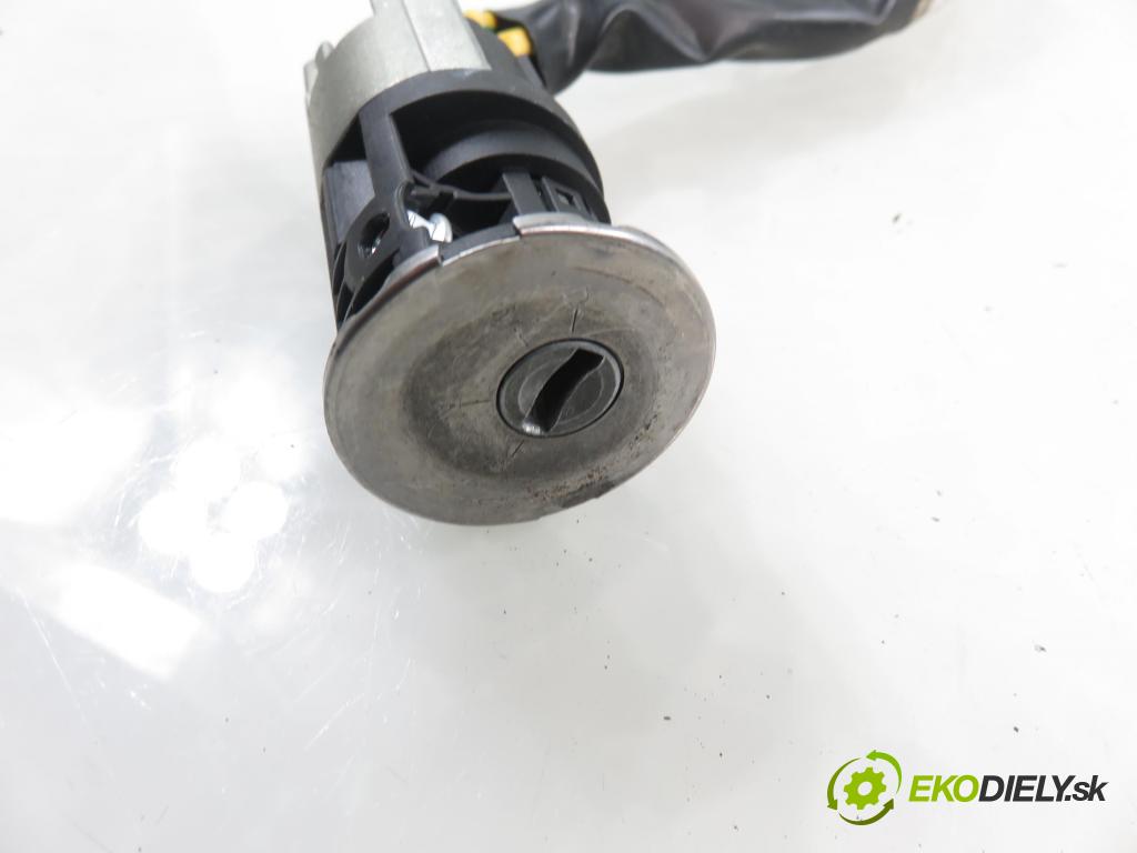 DACIA SANDERO HB 2011 64,00 1.6 - K7M 710 1598,00 spinačka 487004353R ; 36451600 (Spínacia skrinka)