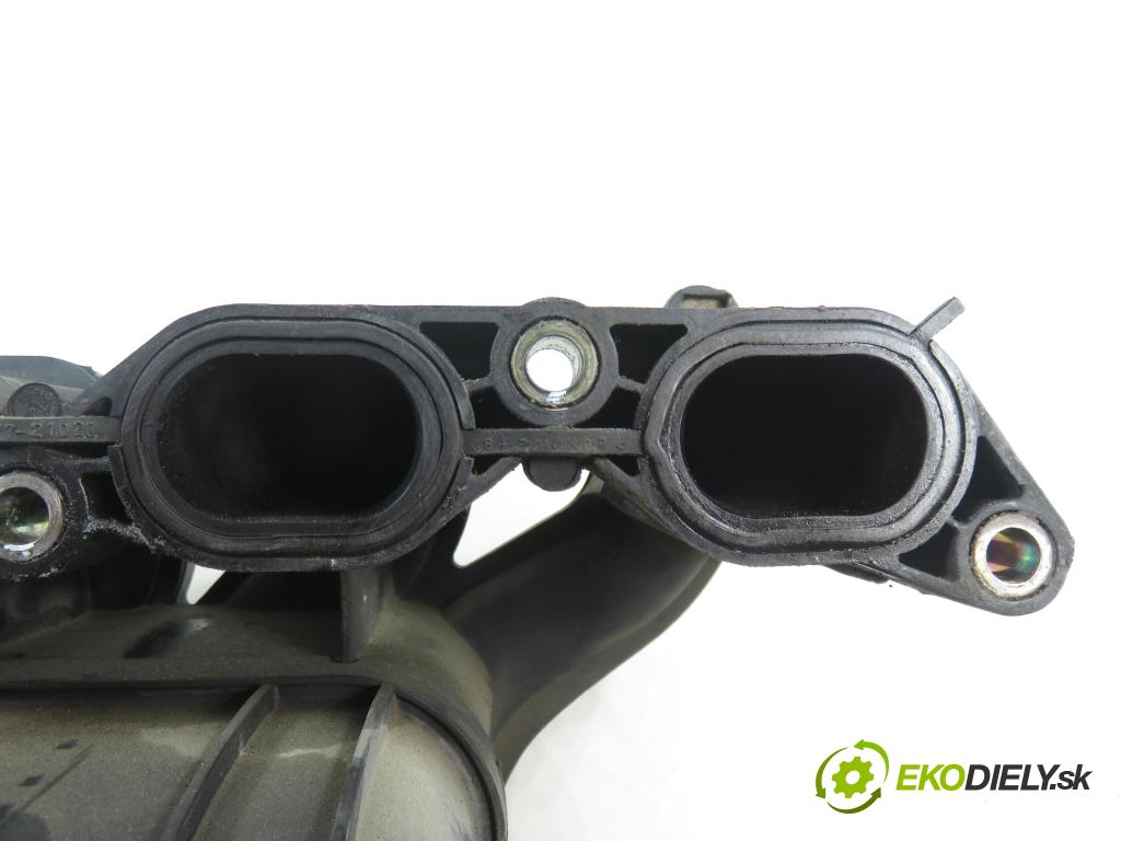 TOYOTA YARIS (_P1_) HB 2001 63,00 1.3 VVTi 86 - 2NZ-FE 1299,00 Potrubie 17112211010