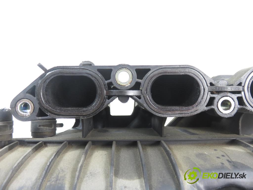 TOYOTA YARIS (_P1_) HB 2001 63,00 1.3 VVTi 86 - 2NZ-FE 1299,00 Potrubie 17112211010