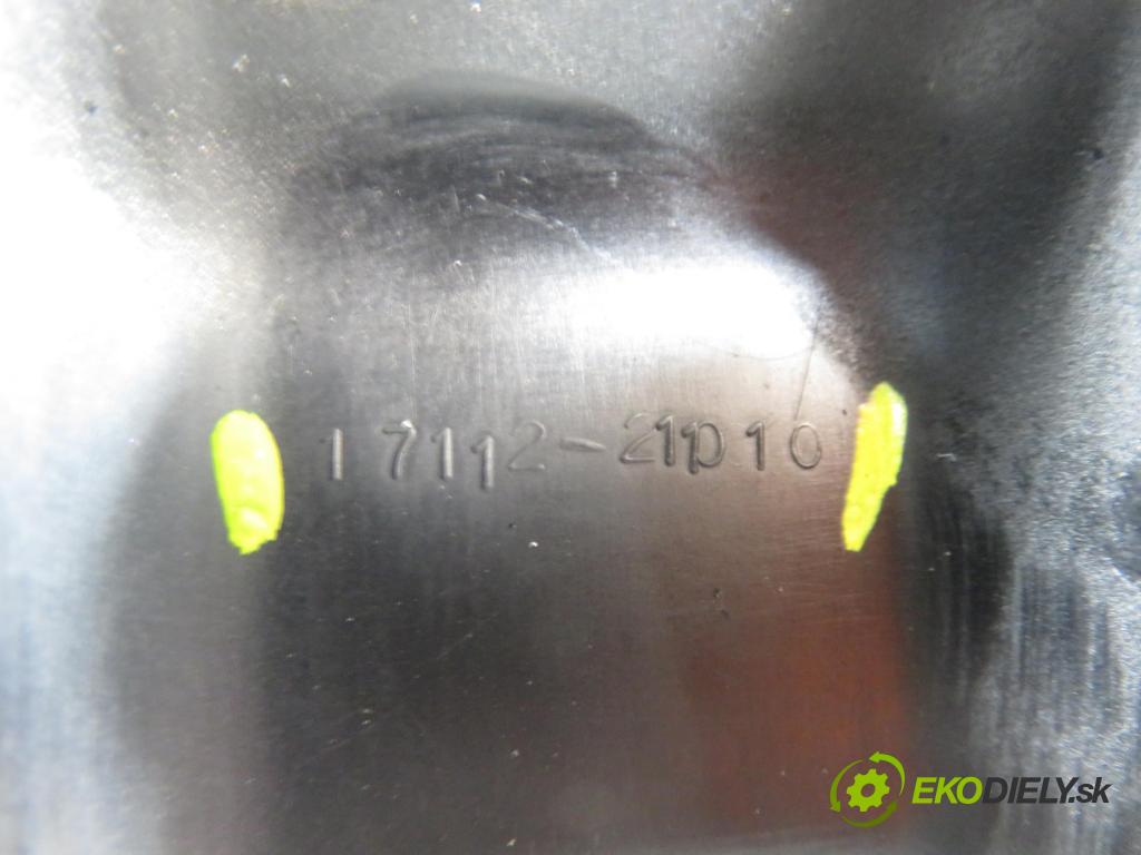 TOYOTA YARIS (_P1_) HB 2001 63,00 1.3 VVTi 86 - 2NZ-FE 1299,00 Potrubie 17112211010