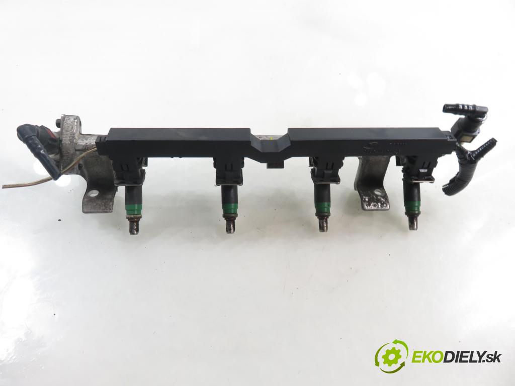 MAZDA 2 (DY) HB 2003 59,00 1.4 - FXJA 1388,00 Lišta vstrekovacia 98MFBB ; 9D2809H487 (Vstrekovacia lišta)