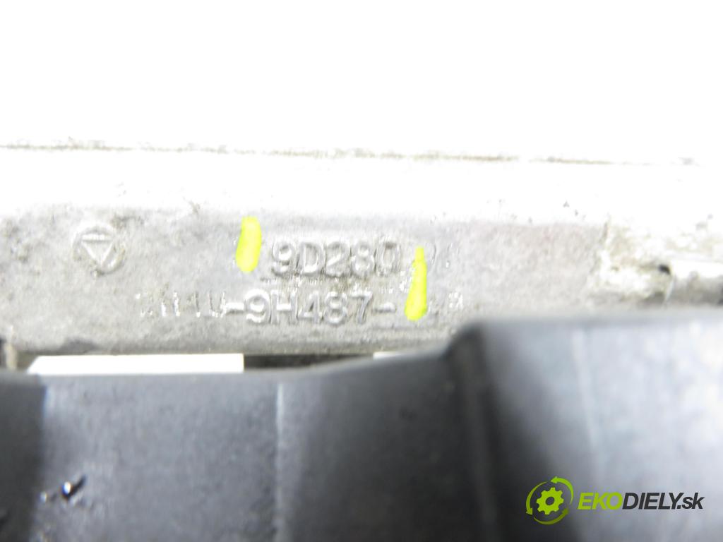 MAZDA 2 (DY) HB 2003 59,00 1.4 - FXJA 1388,00 Lišta vstrekovacia 98MFBB ; 9D2809H487 (Vstrekovacia lišta)