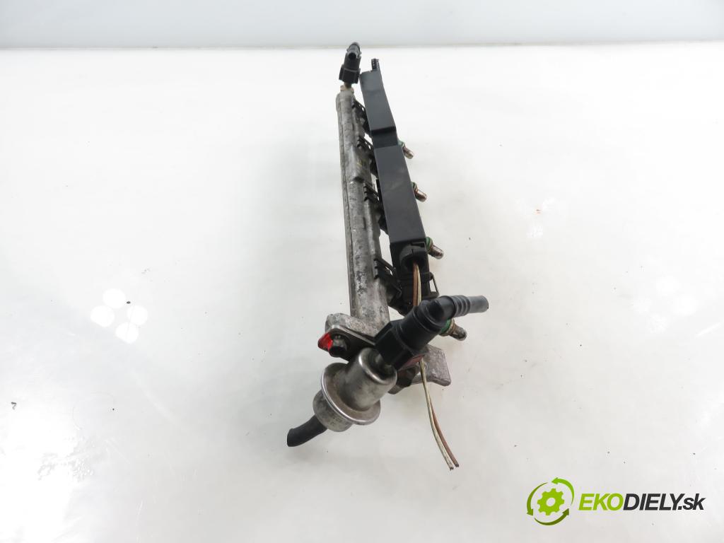 MAZDA 2 (DY) HB 2003 59,00 1.4 - FXJA 1388,00 Lišta vstrekovacia 98MFBB ; 9D2809H487 (Vstrekovacia lišta)