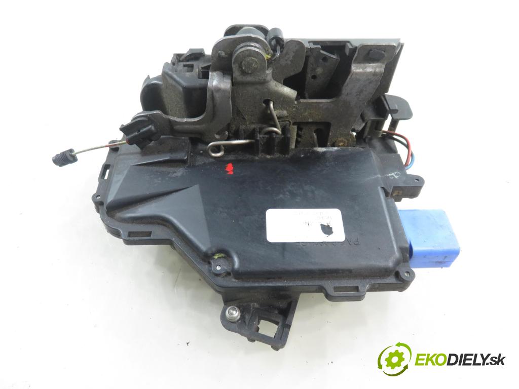 VW TOURAN (1T3) MINIVAN 2012 103,00 2.0 TDI - CFHC 1968,00 zámok