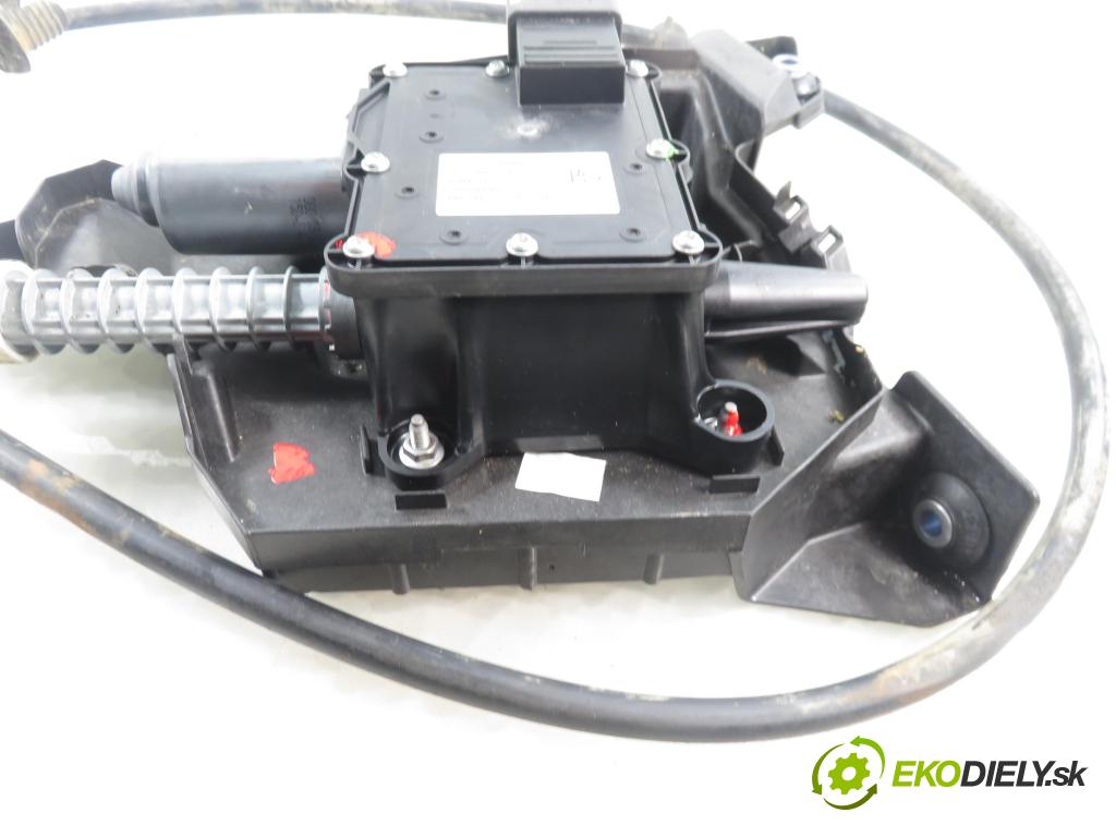 CITROEN C4 Picasso I (UD_) MINIVAN 2008 80,00 1.6 HDi 16V 109 - 9HZ 1560,00 BRZDA: ručně elektrický 0204280109 ; A2C53092224 ; 9685367580