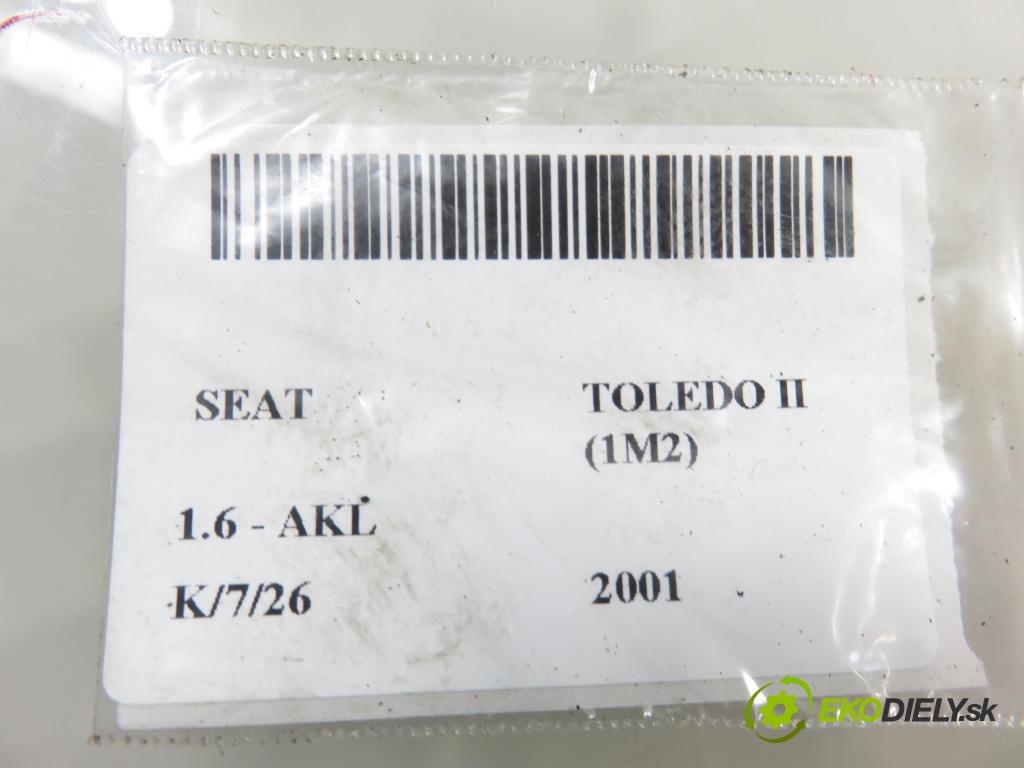 SEAT TOLEDO II (1M2) SEDAN 2001 74,00 1.6 - AKL 1595,00 Kľučka dverí kufor 1M5827561E
