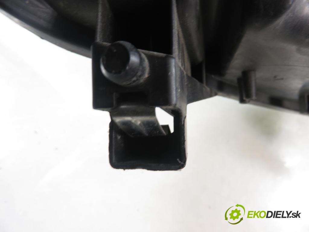FORD KUGA I SUV 2009 100,00 2.0 TDCi 4x4 - G6DG 1997,00 Svetlo LP 8V4113W030AG