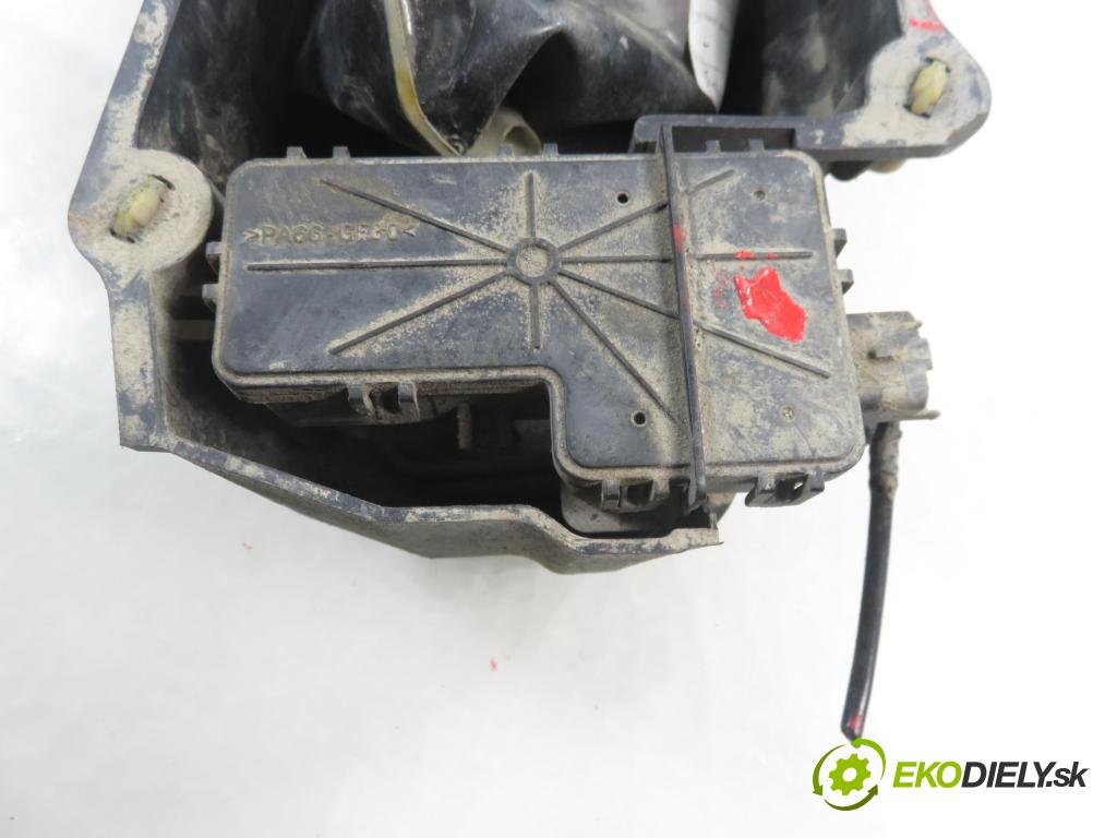 CITROEN C4 Picasso I (UD_) MINIVAN 2008 80,00 1.6 HDi 16V 109 - 9HZ 1560,00 Nádržka KAPALINA: FAP 9658154780