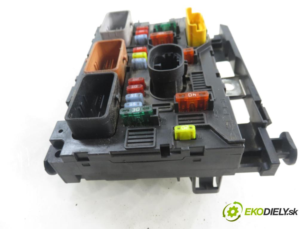 CITROEN C4 Picasso I (UD_) MINIVAN 2008 80,00 1.6 HDi 16V 109 - 9HZ 1560,00 MODUL BSM 9664055680