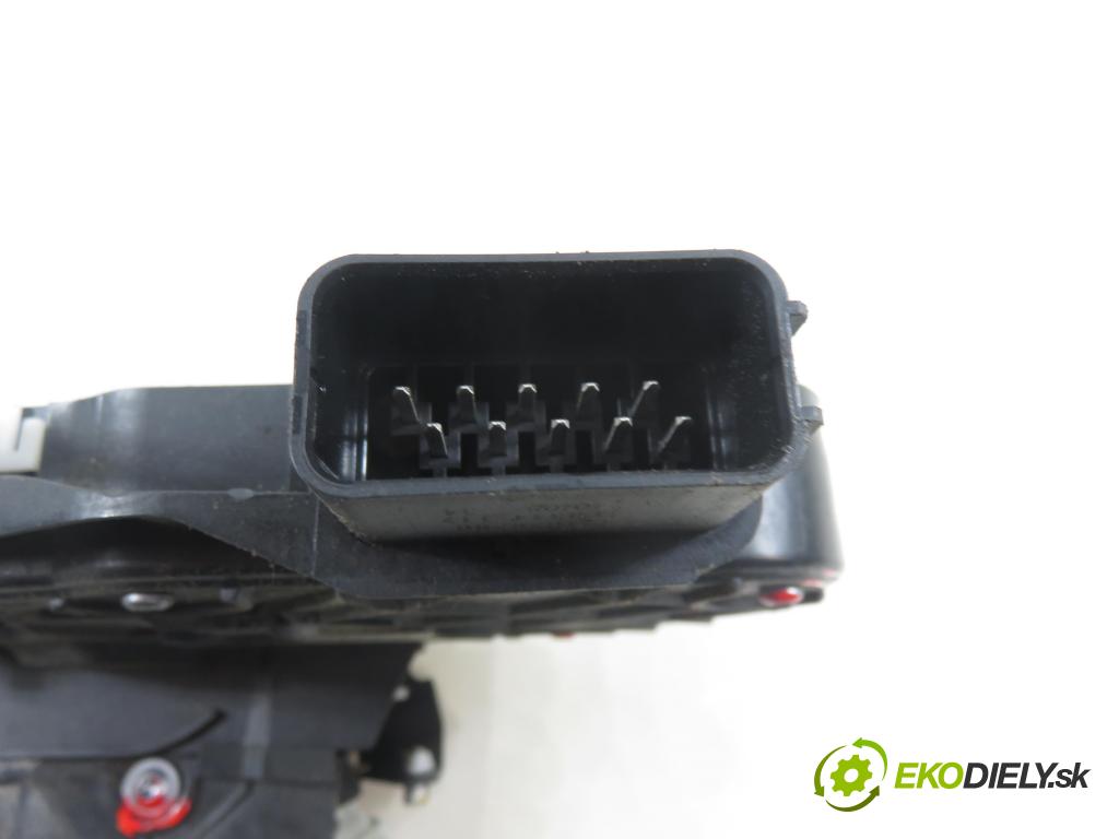 FORD KUGA I SUV 2009 100,00 2.0 TDCi 4x4 - G6DG 1997,00 zámok PTE 8V4AS26412EA