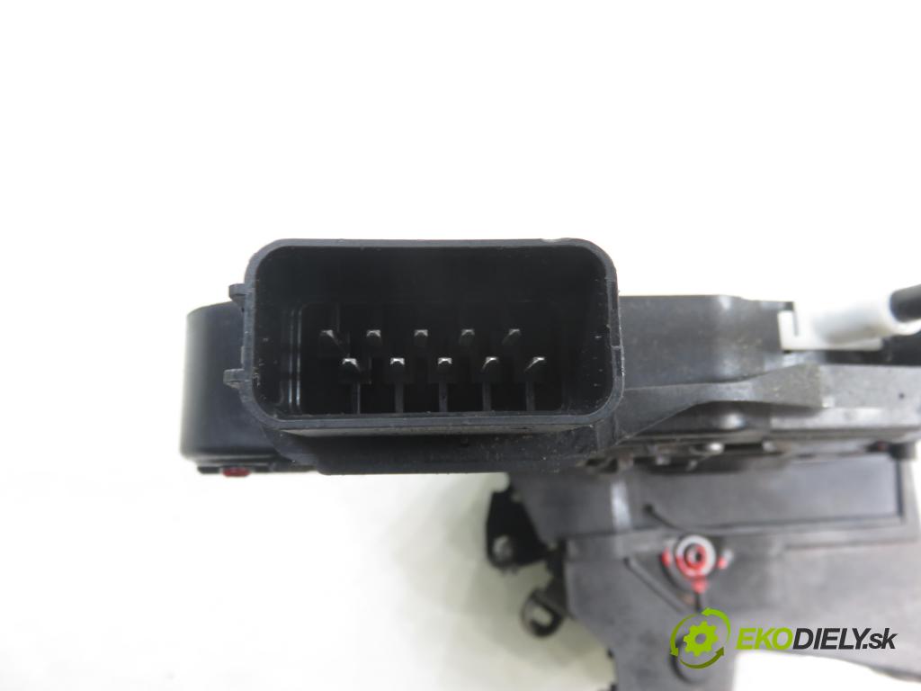 FORD KUGA I SUV 2009 100,00 2.0 TDCi 4x4 - G6DG 1997,00 zámok 8V4AS21813MA