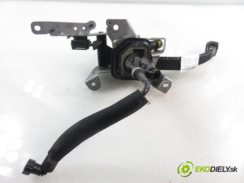 FORD KUGA I SUV 2009 100,00 2.0 TDCi 4x4 - G6DG 1997,00 PEDAL spojky 3M517B633KD