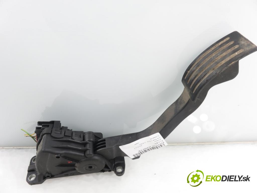 FORD KUGA I SUV 2009 100,00 2.0 TDCi 4x4 - G6DG 1997,00 Potenciometer plynu 3M519F836AH ; 6PV00864136 (Potenciometer plynového pedálu)