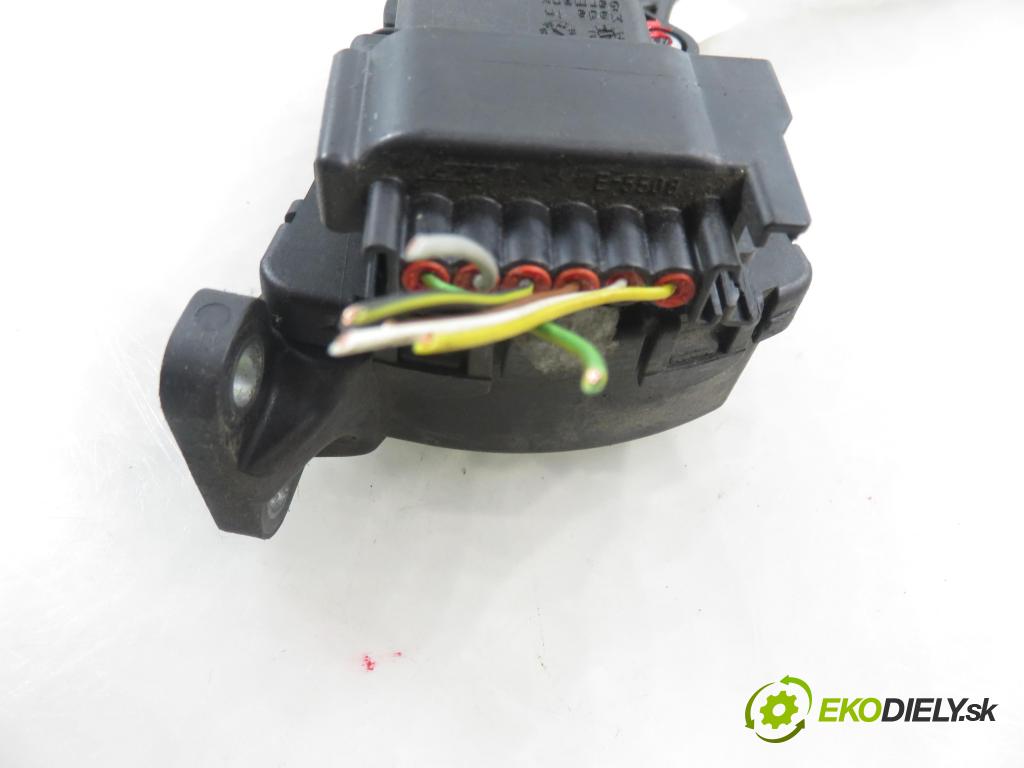 FORD KUGA I SUV 2009 100,00 2.0 TDCi 4x4 - G6DG 1997,00 Potenciometer plynu 3M519F836AH ; 6PV00864136 (Potenciometer plynového pedálu)