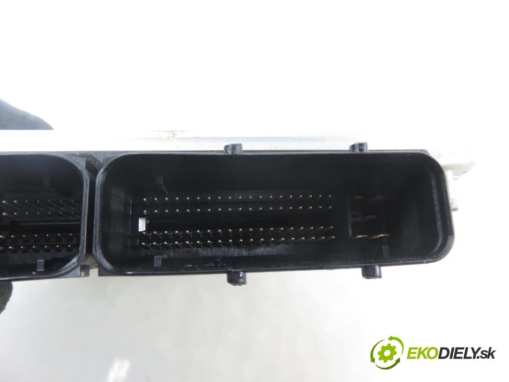 VW PASSAT B5 Variant (3B5) KOMBI 2000 85,00 1.9 TDI - AJM 1896,00 Riadiaca jednotka Motor 0281010218 ; 038906019CD