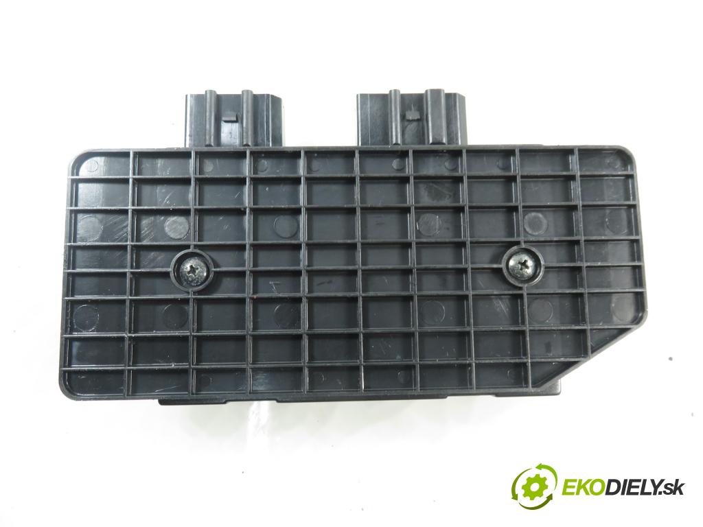 VW PASSAT B5 Variant (3B5) KOMBI 2000 85,00 1.9 TDI - AJM 1896,00 MODUL komfortu 1J0959799AH