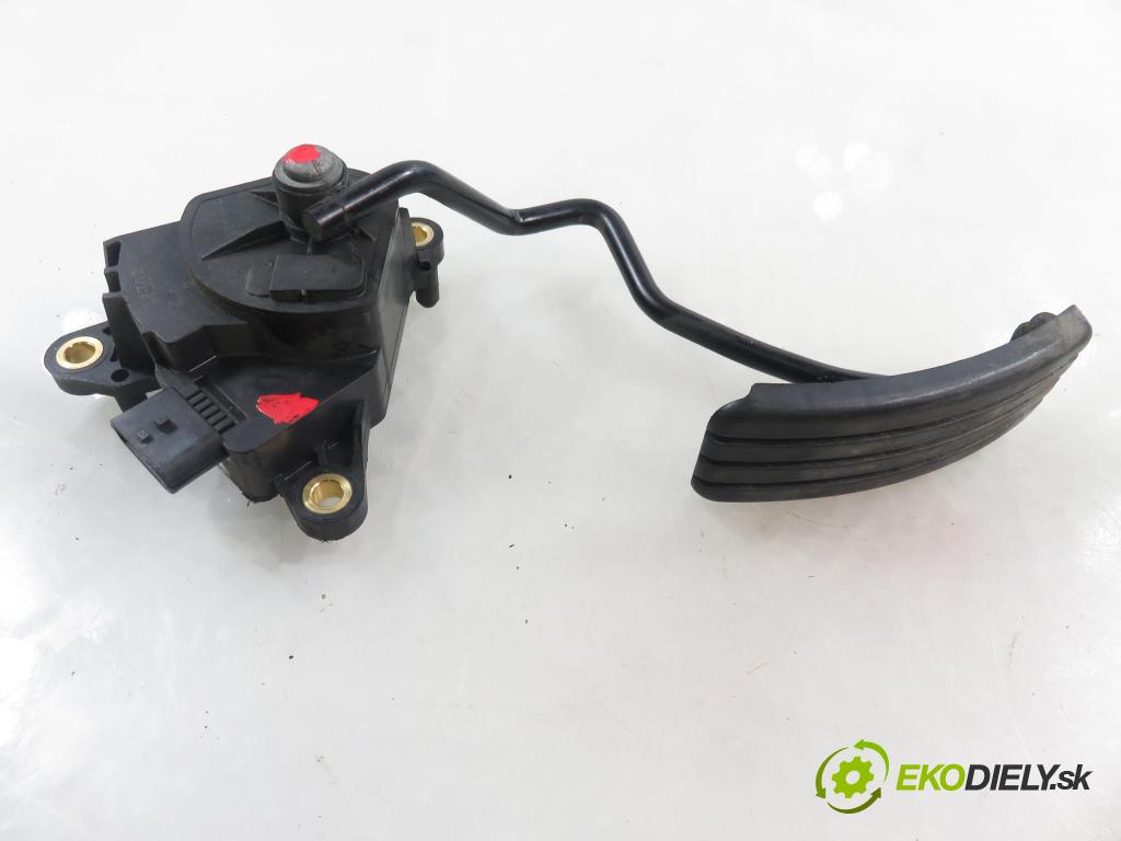 RENAULT MODUS / GRAND MODUS (F/JP0_) MINIVAN 2010 63,00 1.5 dCi (FP0F, JP0F) - K9K 766 1461,00 Potenciometer plynu 8200139322 (Potenciometer plynového pedálu)