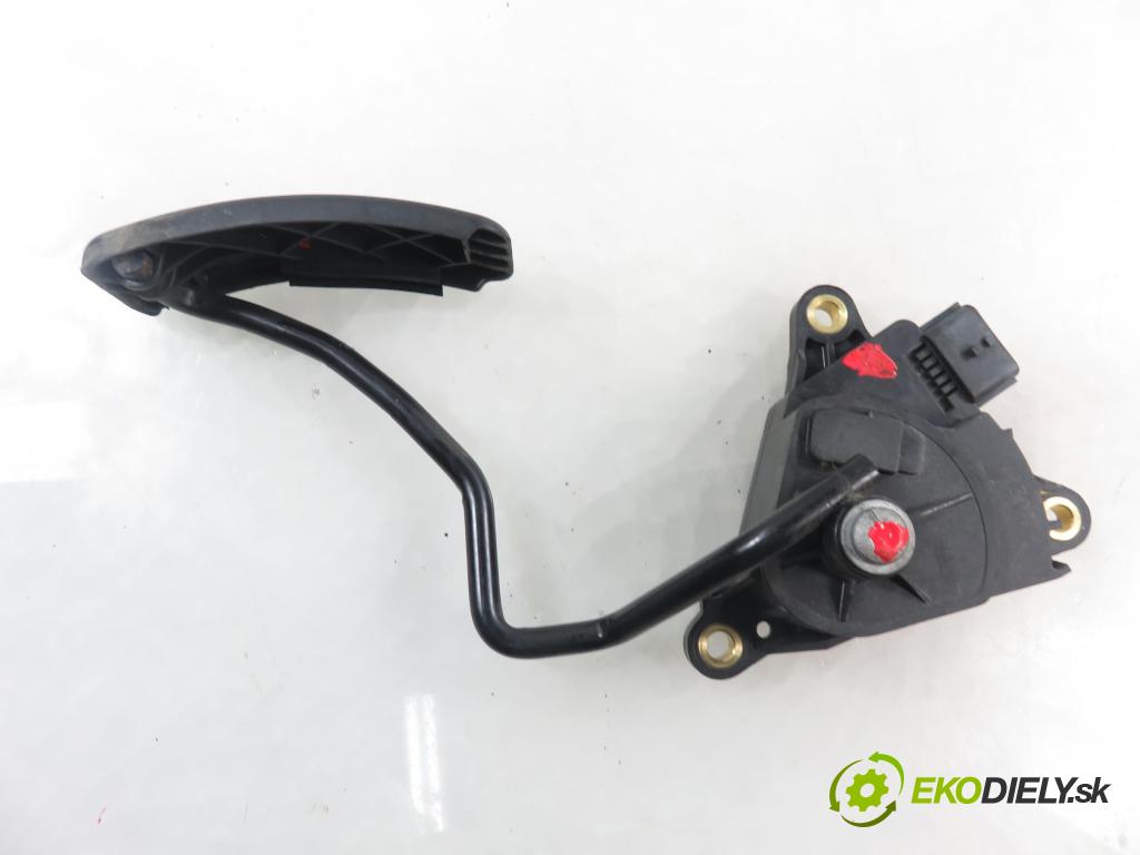 RENAULT MODUS / GRAND MODUS (F/JP0_) MINIVAN 2010 63,00 1.5 dCi (FP0F, JP0F) - K9K 766 1461,00 Potenciometer plynu 8200139322 (Potenciometer plynového pedálu)