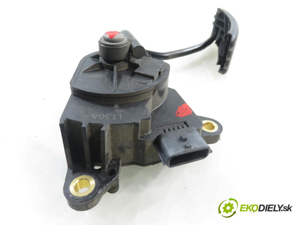 RENAULT MODUS / GRAND MODUS (F/JP0_) MINIVAN 2010 63,00 1.5 dCi (FP0F, JP0F) - K9K 766 1461,00 Potenciometer plynu 8200139322 (Potenciometer plynového pedálu)