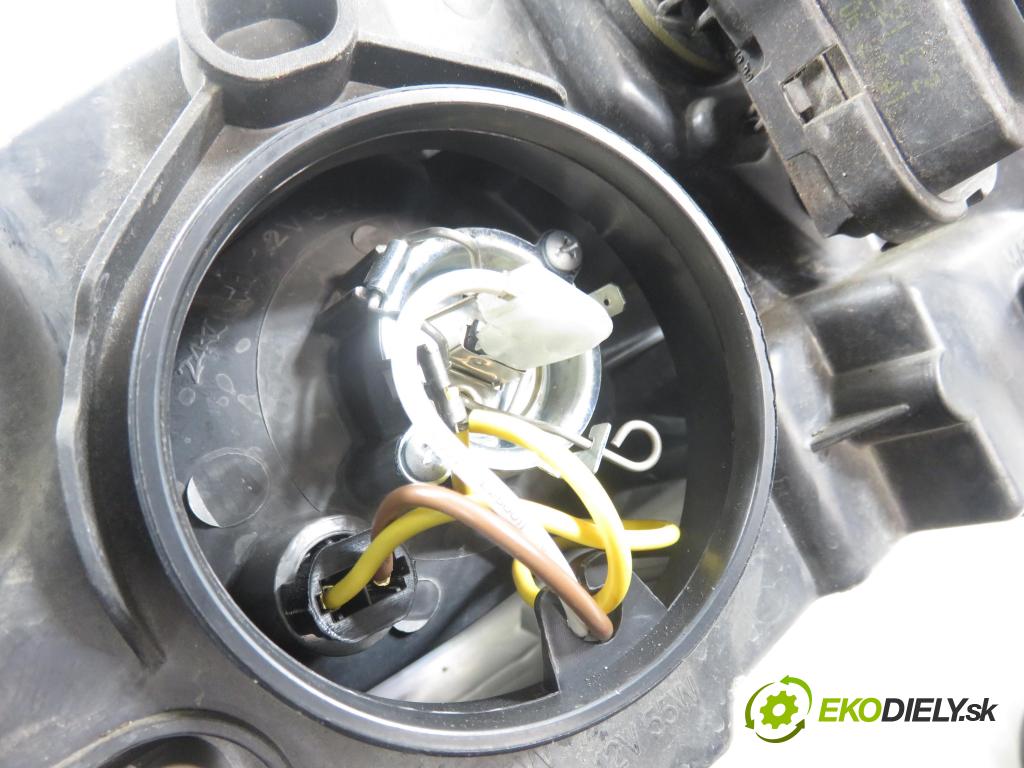 RENAULT LAGUNA II Grandtour (KG0/1_) KOMBI 2006 125,00 2.0 16V - F4R 784 1998,00 Svetlo PP 085511154R