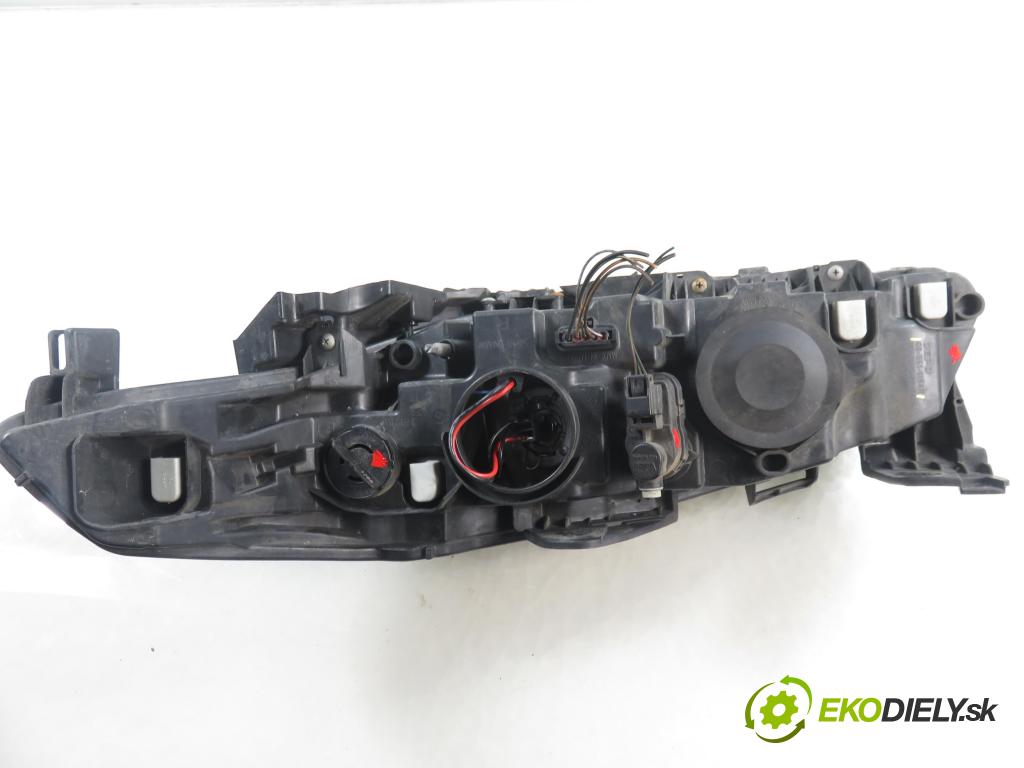 RENAULT LAGUNA II Grandtour (KG0/1_) KOMBI 2006 125,00 2.0 16V - F4R 784 1998,00 Svetlo PP 085511154R