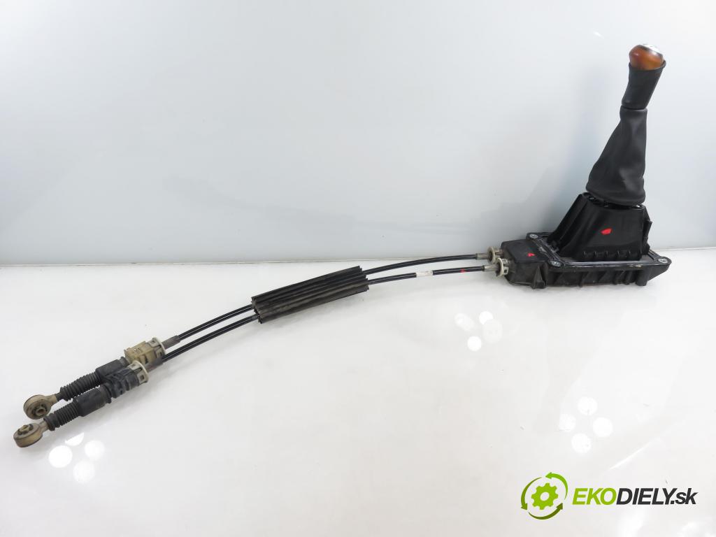 RENAULT MODUS / GRAND MODUS (F/JP0_) MINIVAN 2010 63,00 1.5 dCi (FP0F, JP0F) - K9K 766 1461,00 ZVEDÁK: 8200755868